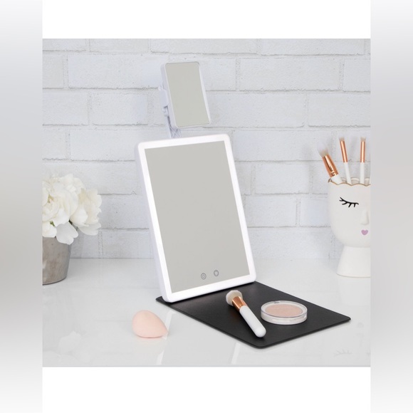 GloTech Portable Beauty LED Travel Mirror with Makeup Mat Cover Touch Sensor - Picture 6 of 7